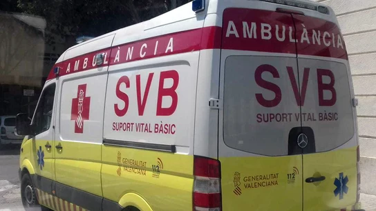 Imagen de archivo de una Ambulancia de Soporte Vital Básico (SVB) La dona de 26 anys pateix politraumatisme i ha sigut traslladada a la Plana.