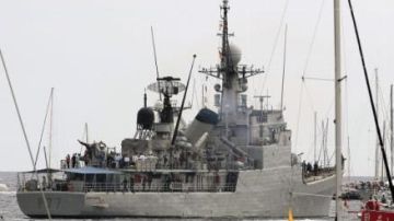 Imagen de archivo de un buque de la Armada en el puerto de Alicante en 2014