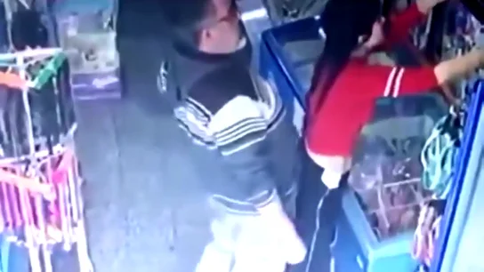 El inaceptable acoso sexual a una dependienta de un supermercado El inaceptable acoso sexual a una dependienta de un supermercado