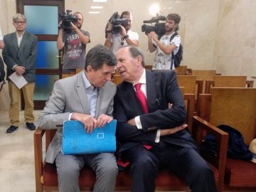 Jaume Matas junto a José María Rodríguez en la primera sesión del Juicio por el Caso Over Jaume Matas junto a José María Rodríguez en la primera sesión del Juicio por el Caso Over