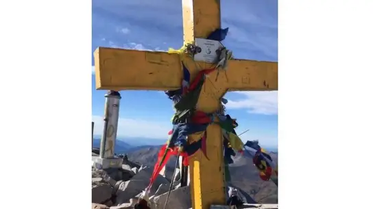 Cruz de la cima del pico Aneto Cruz de la cima del pico Aneto