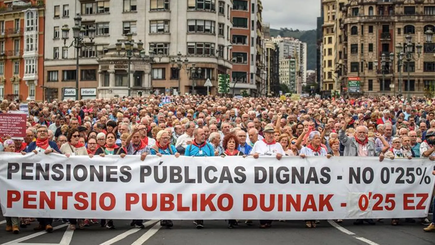 El Movimiento de Pensionistas de Bizkaia se manifiesta El Movimiento de Pensionistas de Bizkaia se manifiesta