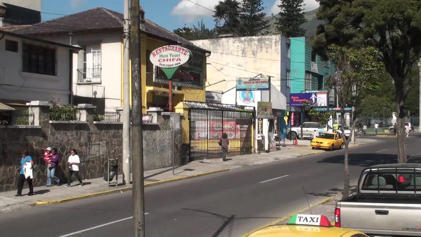Imagen de archivo de una de las calles de Quito Imagen de archivo de una de las calles de Quito