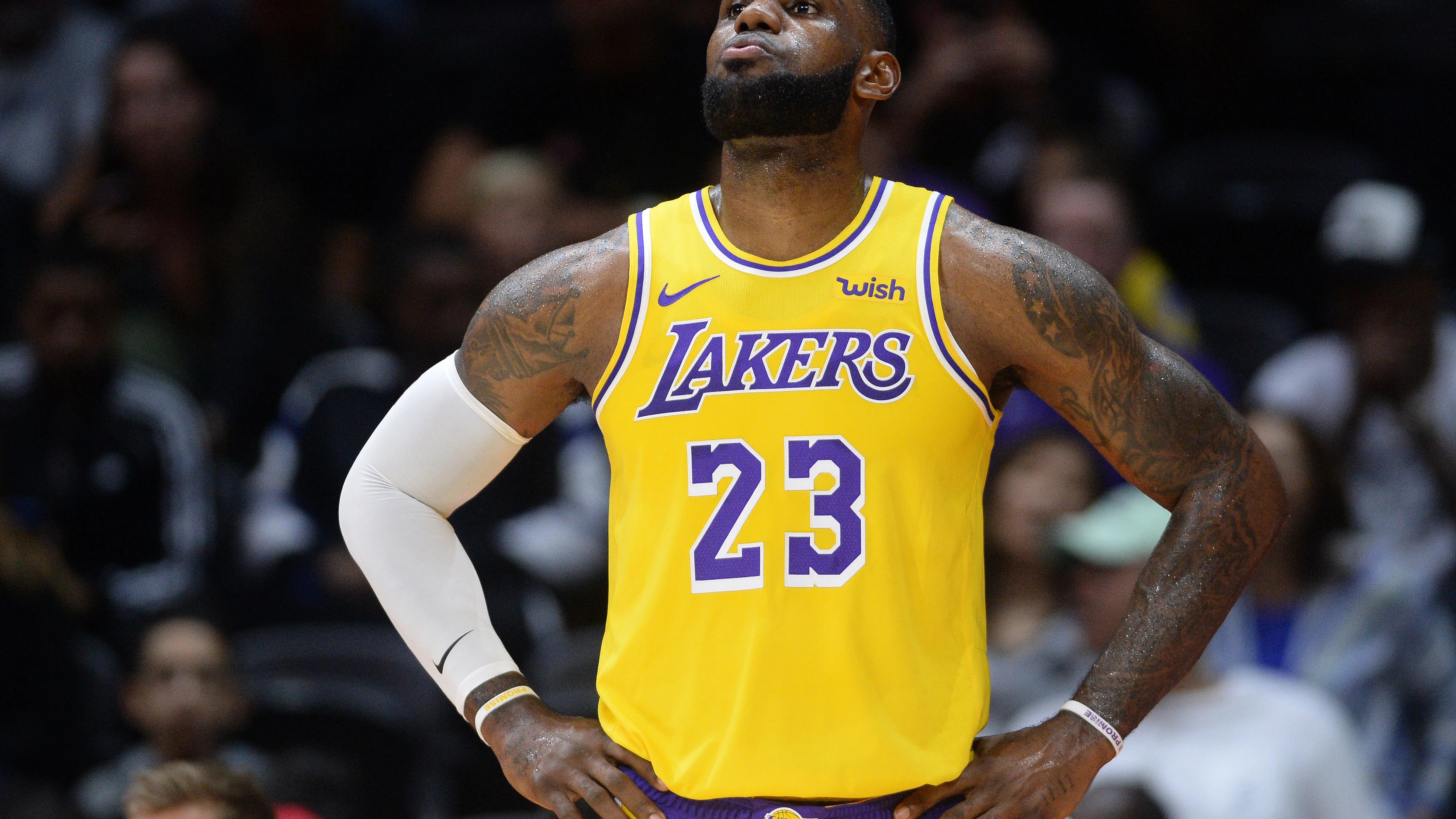 LeBron James, en su debut con los Lakers