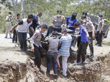 Las autoridades continúan las labores de búsqueda y rescate de supervivientes Las autoridades continúan las labores de búsqueda y rescate de supervivientes