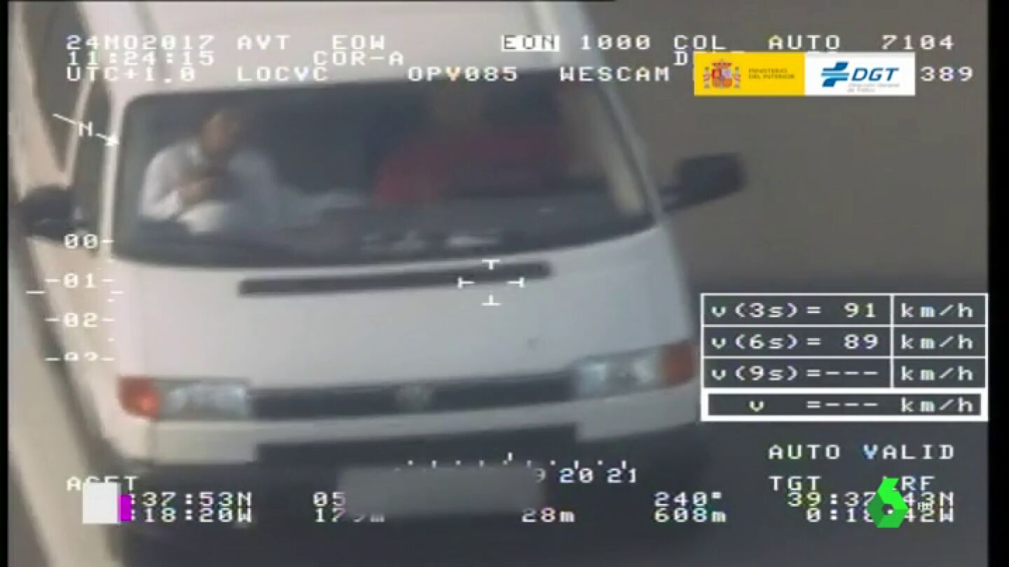 Con un beb&eacute; en la parte delantera de un coche: las im&aacute;genes de la campa&ntilde;a de la DGT sobre los sistemas de retenci&oacute;n infantil