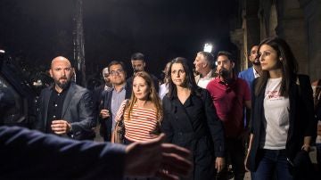 Inés Arrimadas sale del Parlamento de Cataluña