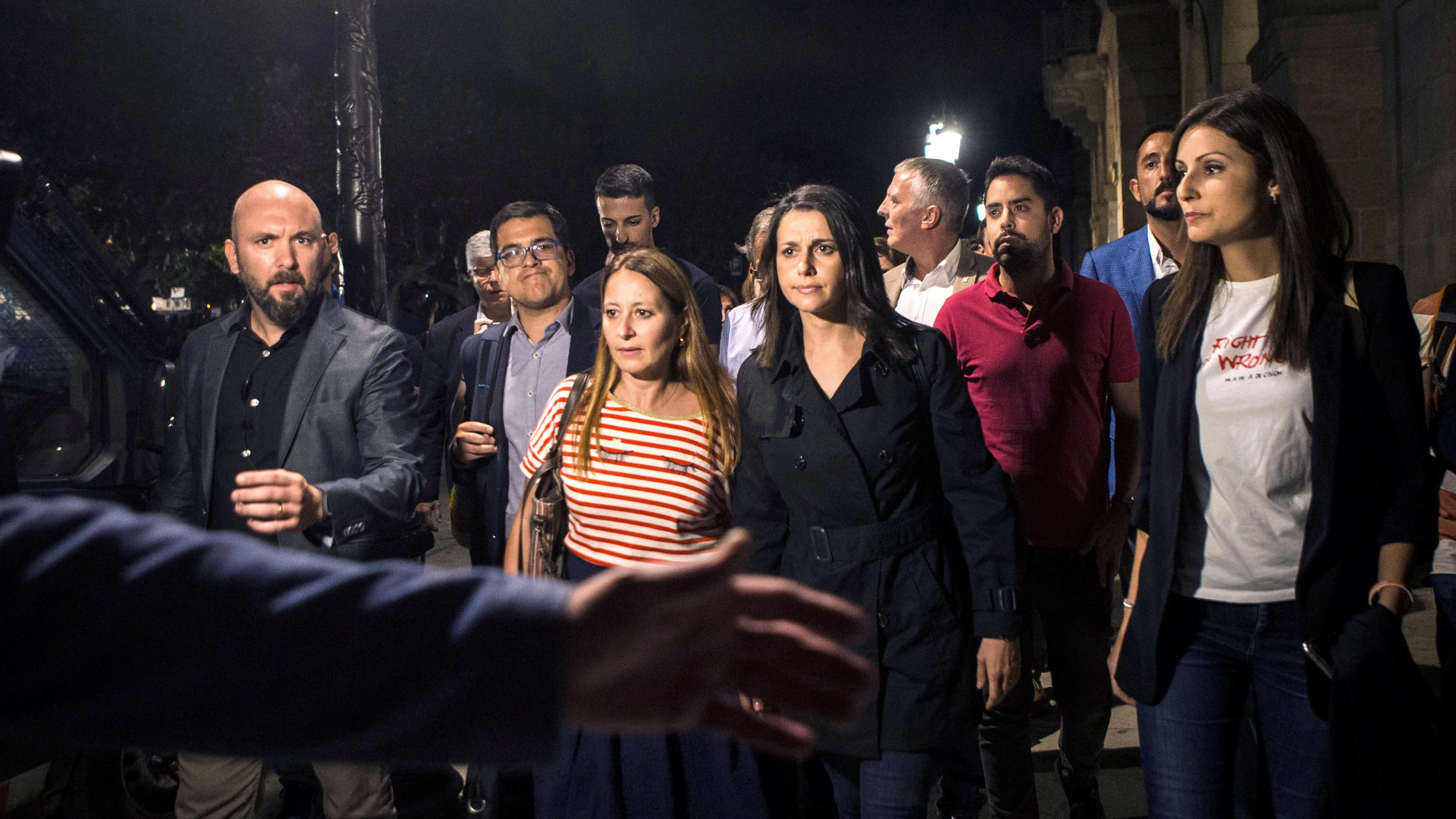 Inés Arrimadas sale del Parlamento de Cataluña