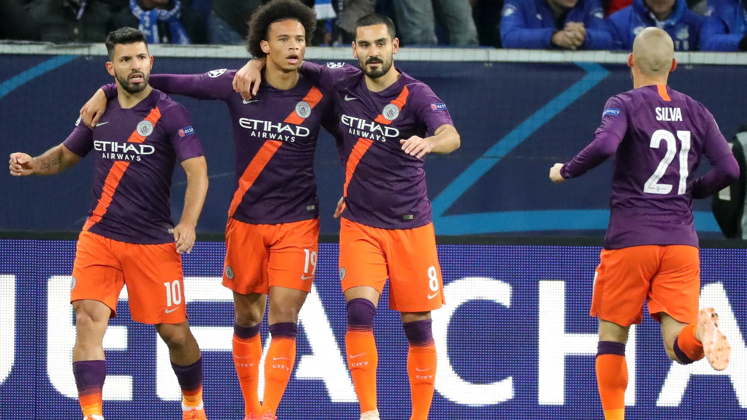 Los jugadores del Manchester City celebran un gol