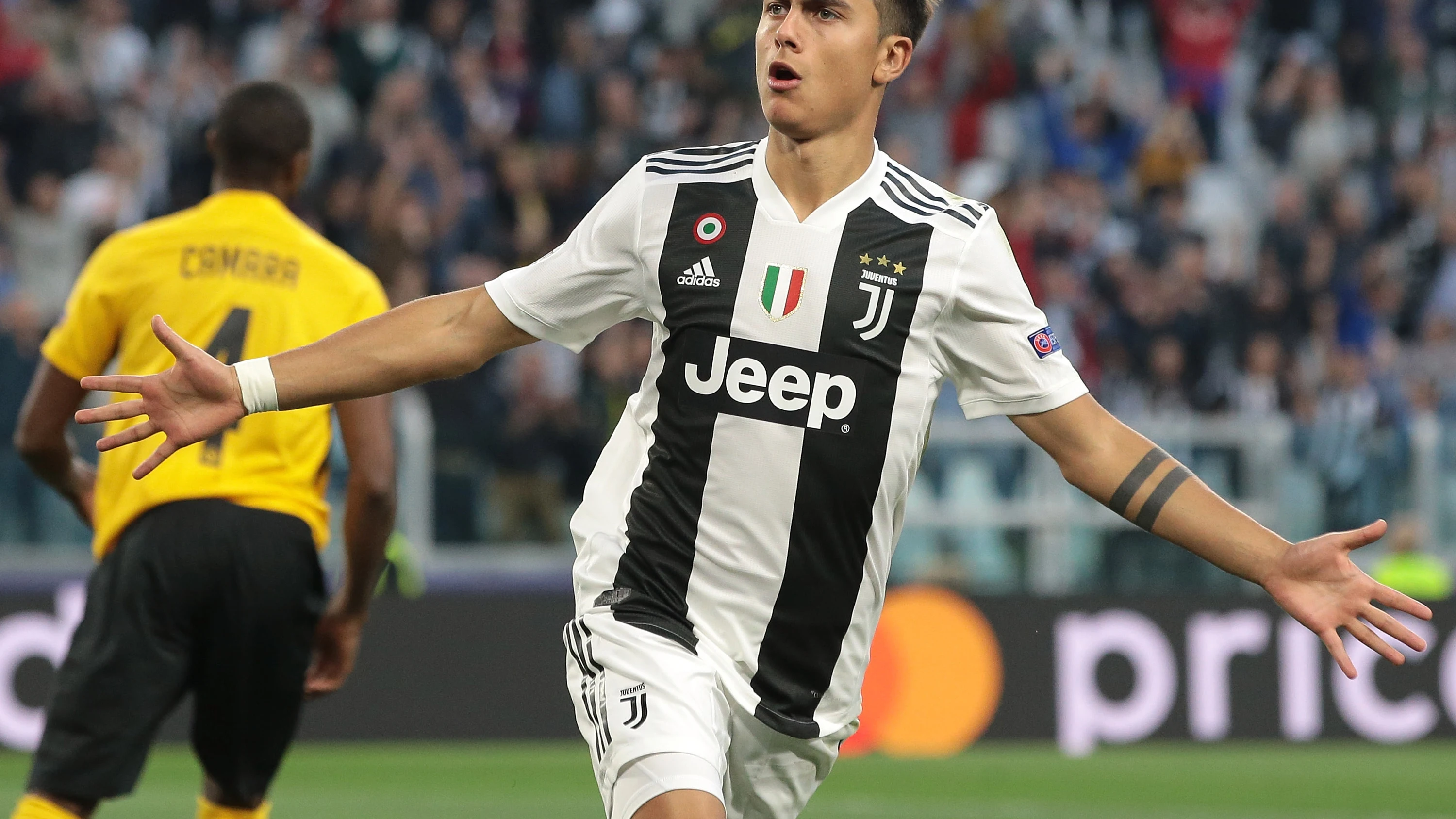 Paulo Dybala celebra uno de sus goles con la Juventus