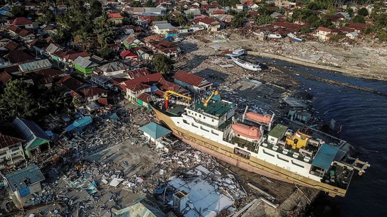 Fotografía aérea que muestra los daños causados por el terremoto y tsunami en Wani Fotografía aérea que muestra los daños causados por el terremoto y tsunami en Wani