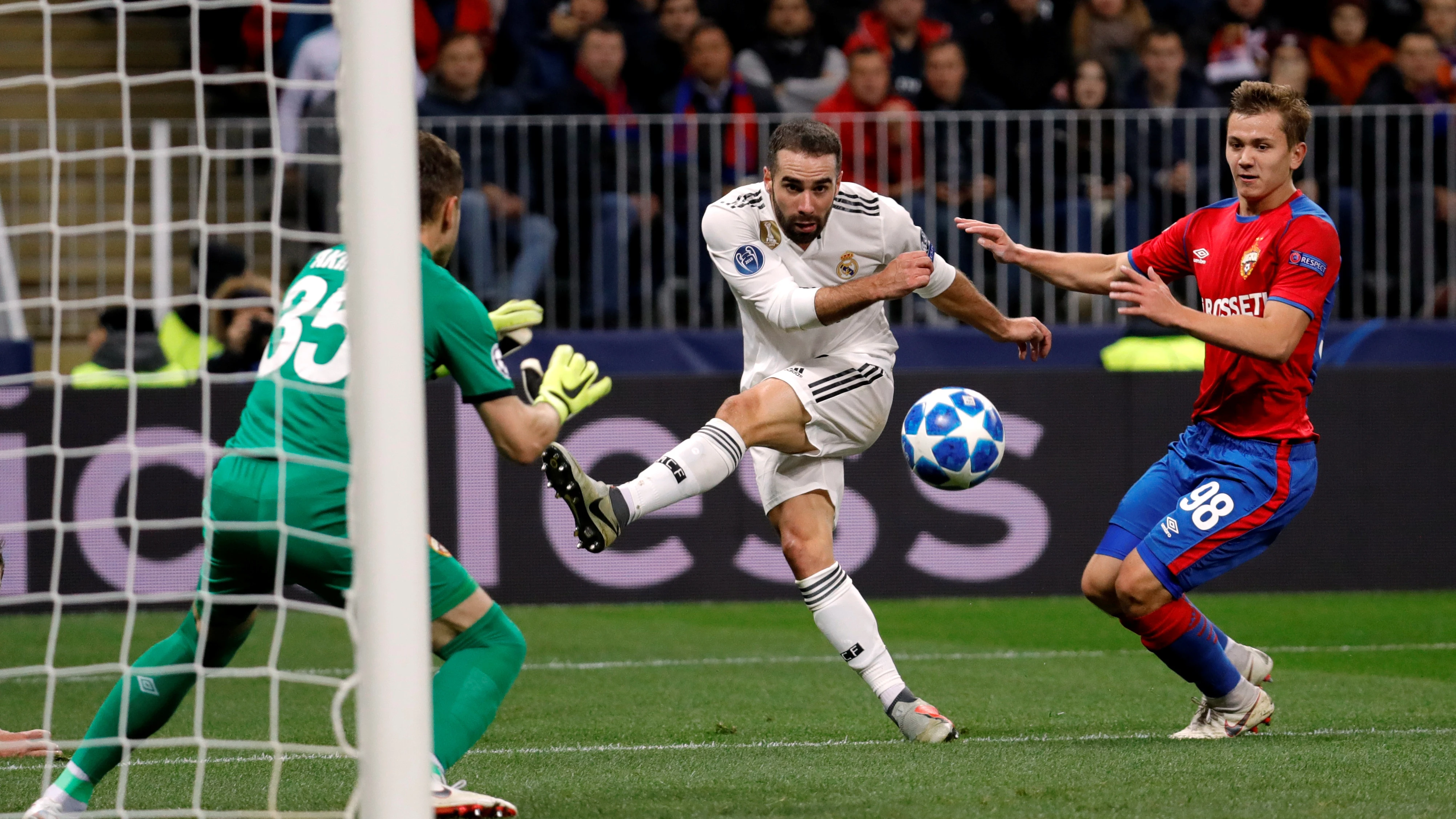 Carvajal dispara en el partido ante el CSKA