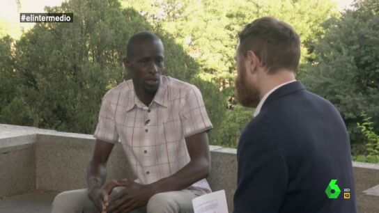 Manuel Burque entrevista en El Intermedio a dos miembros del Sindicato de Manteros 