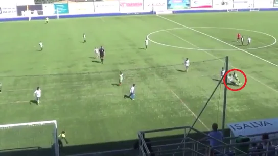Entradón en un partido de benjamines Entradón en un partido de benjamines