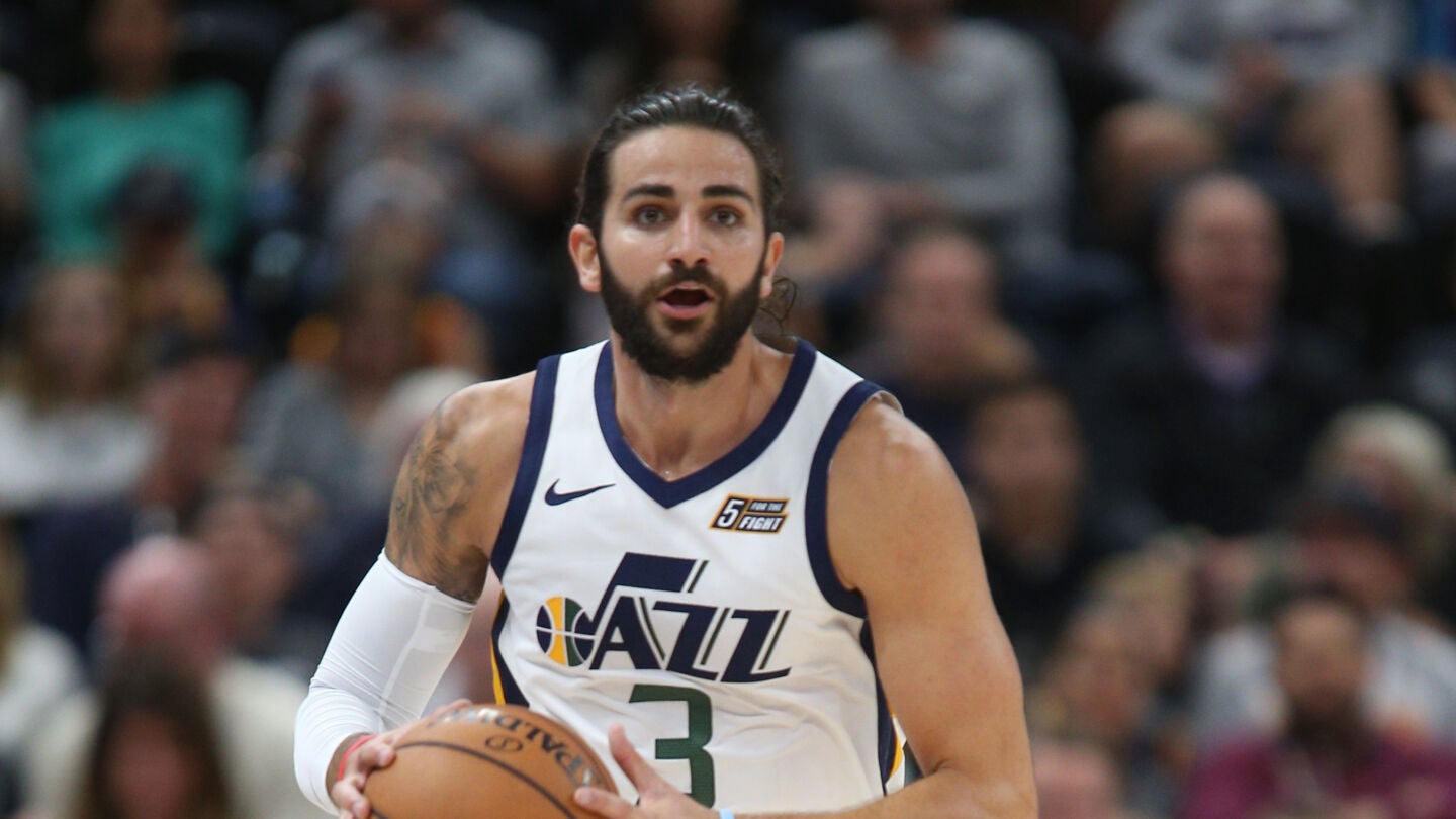 Ricky Rubio destaca frente a los Raptors de Ibaka