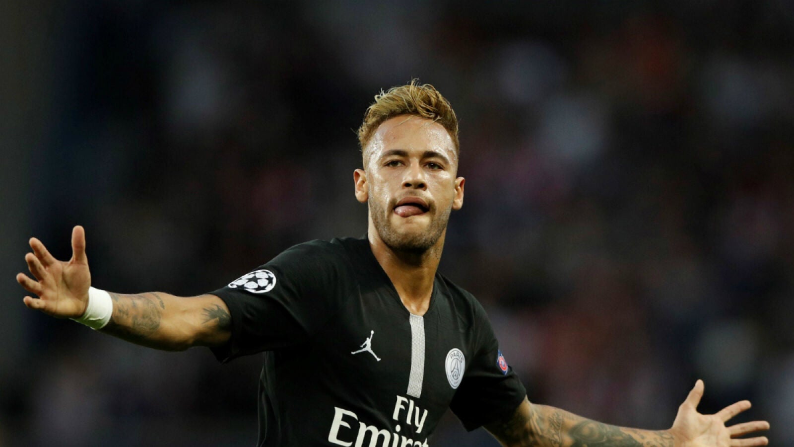 Neymar celebra un gol con el PSG