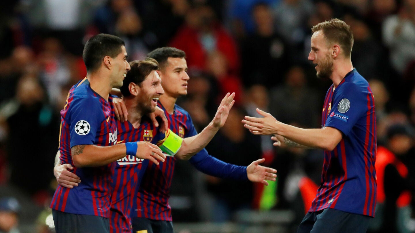 Los jugadores del Bar&ccedil;a celebran un gol