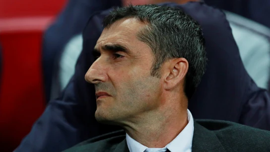 Ernesto Valverde observa desde el banquillo azulgrana Ernesto Valverde observa desde el banquillo azulgrana