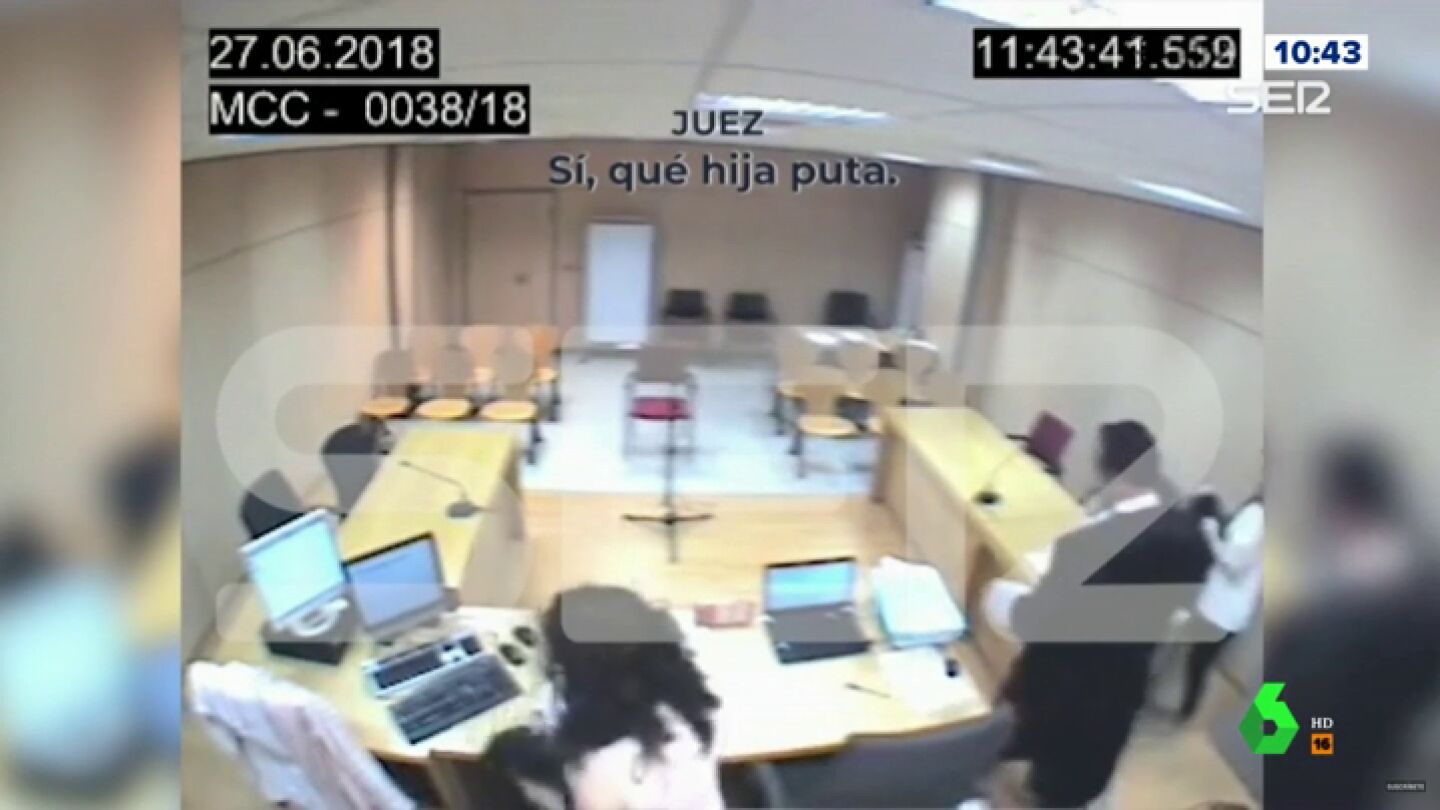 Un micro abierto capta los vergonzosos insultos de un juez a una v&iacute;ctima de violencia machista