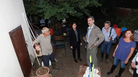Los reyes junto a la presidenta de Baleares y vecinos de Sant Llorenç Los reyes junto a la presidenta de Baleares y vecinos de Sant Llorenç