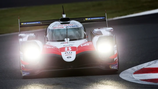 El Toyota de Fernando Alonso en pista El Toyota de Fernando Alonso en pista