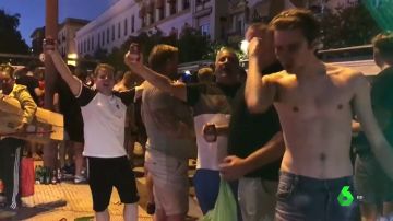 Los 'hooligans' toman Sevilla antes del España - Inglaterra: ebrios desde primera hora de la tarde