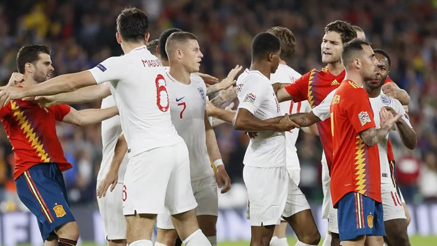 Jugadores de las selecciones de España e Inglaterra durante el partido de la Liga de las Naciones disputado esta noche en el estadio Benito Villamarín Jugadores de las selecciones de España e Inglaterra durante el partido de la Liga de las Naciones disputado esta noche en el estadio Benito Villamarín