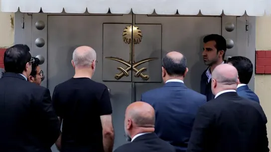 La Policía turca registra el consulado saudí donde desapareció el periodista La Policía turca registra el consulado saudí donde desapareció el periodista