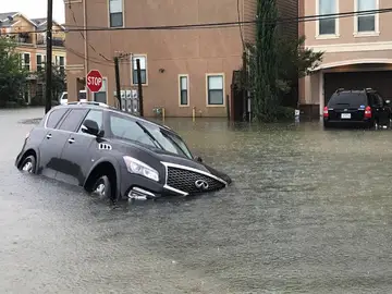 Coche inundado Coche inundado