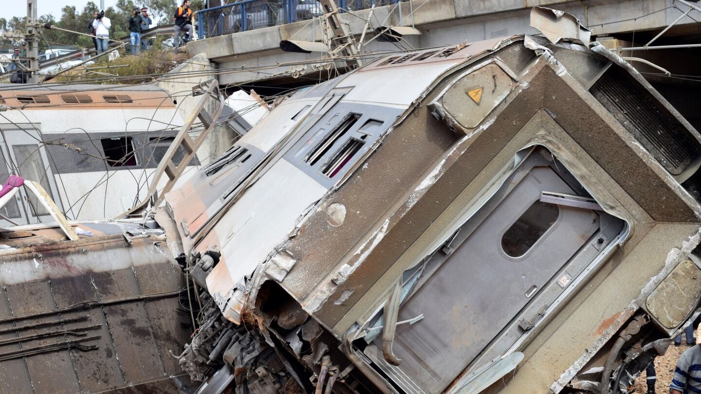 Imagen del tren descarrilado en Marruecos