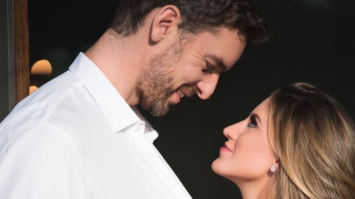 Pau Gasol, con su prometida Cat McDonnell
