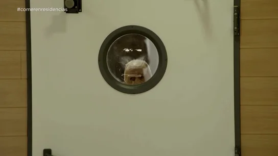 La reacción de Chicote al ver mal envasada la comida de una residencia La reacción de Chicote al ver mal envasada la comida de una residencia
