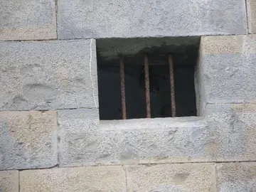 Ventana del Fuerte de San Cristóbal en Navarra Ventana del Fuerte de San Cristóbal en Navarra