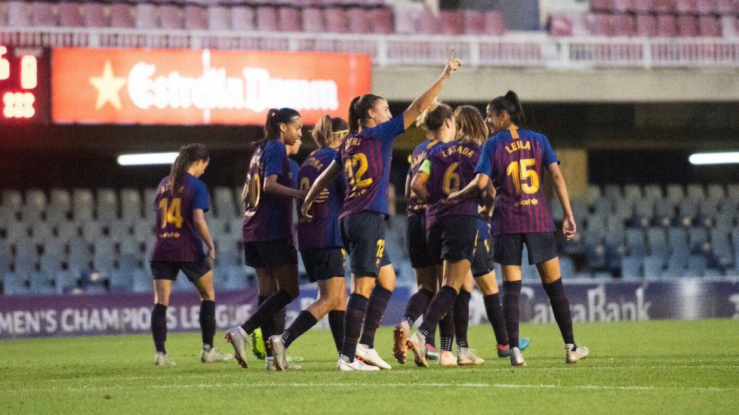 Las jugadoras del Bar&ccedil;a celebran uno de los goles contra el Glasgow