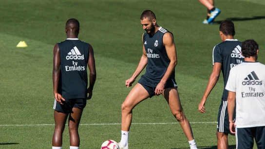 Benzema, durante un entrenamiento del Real Madrid Benzema, durante un entrenamiento del Real Madrid
