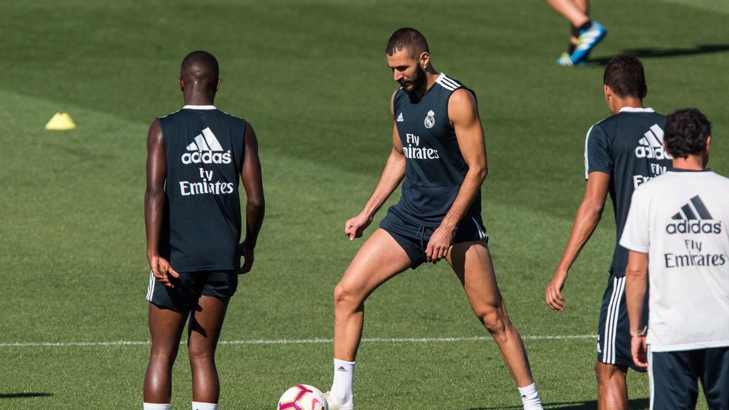 Benzema, durante un entrenamiento del Real Madrid Benzema, durante un entrenamiento del Real Madrid