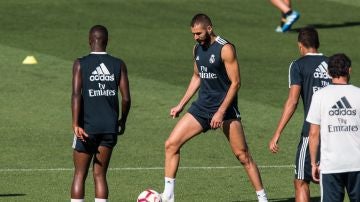 Benzema, durante un entrenamiento del Real Madrid