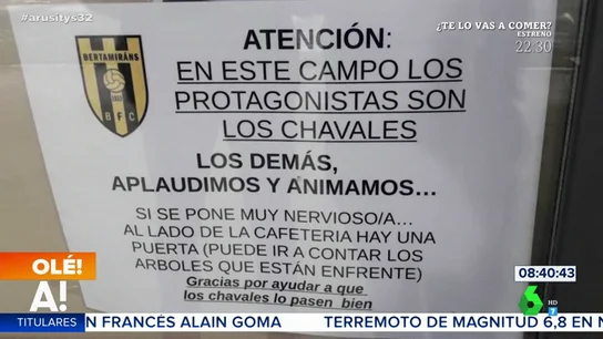 El aplaudido cartel de un campo de fútbol dirigido a los padres de los jóvenes deportistas El aplaudido cartel de un campo de fútbol dirigido a los padres de los jóvenes deportistas