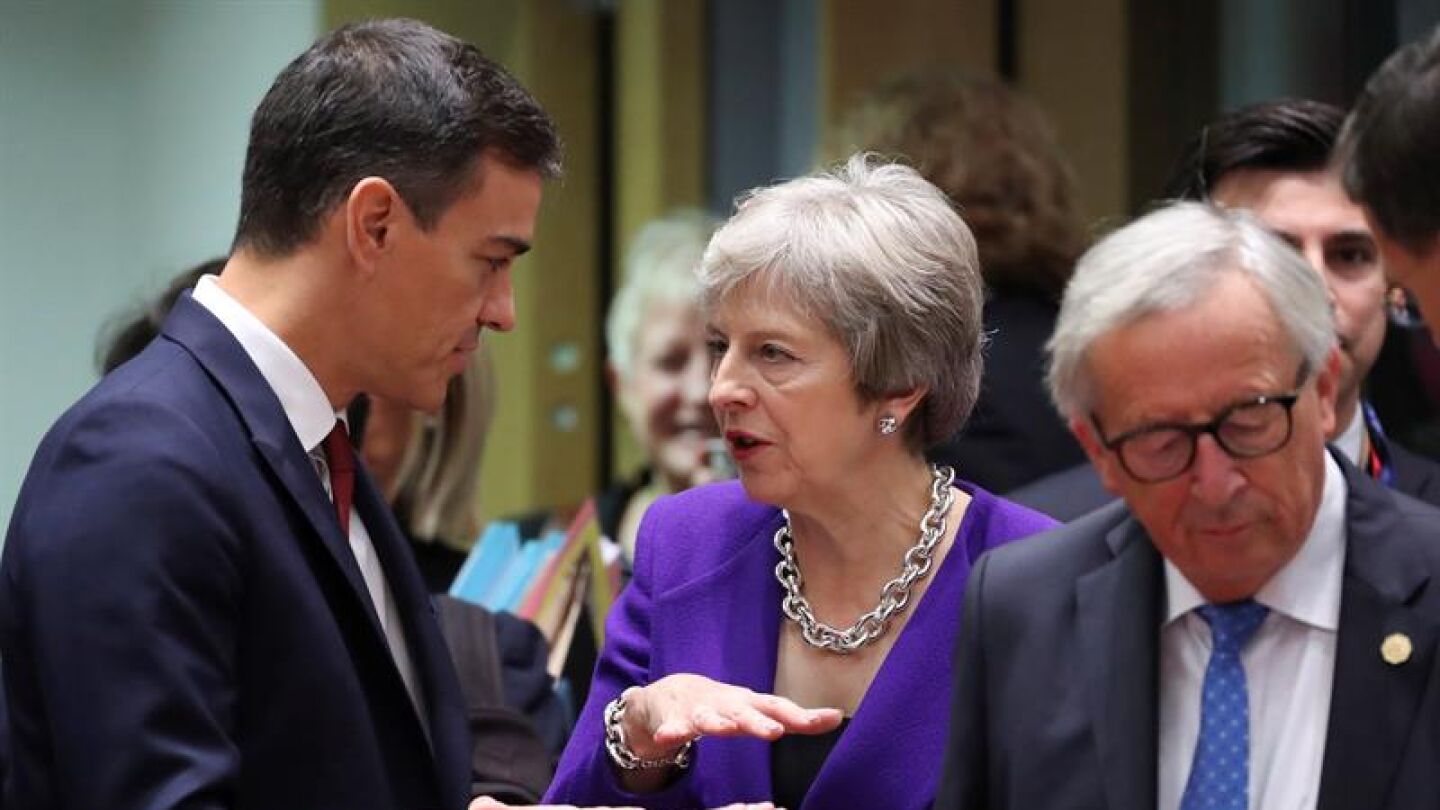 Pedro S&aacute;nchez junto a Theresa May y Jean-Claude Juncker