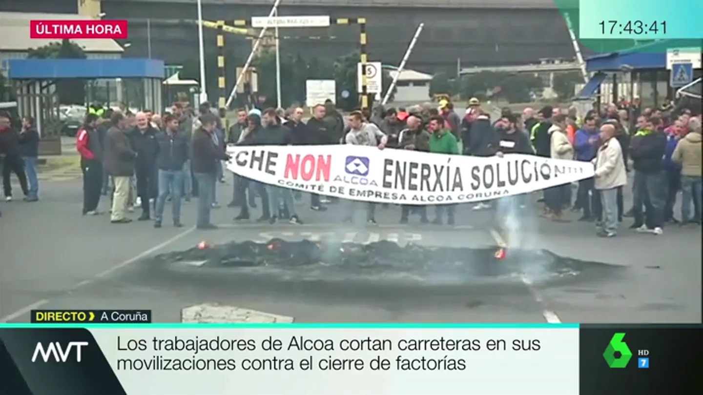 Los trabajadores de Alcoa cortan carreteras en sus movilizaciones contra el cierre de factorías Los trabajadores de Alcoa cortan carreteras en sus movilizaciones contra el cierre de factorías