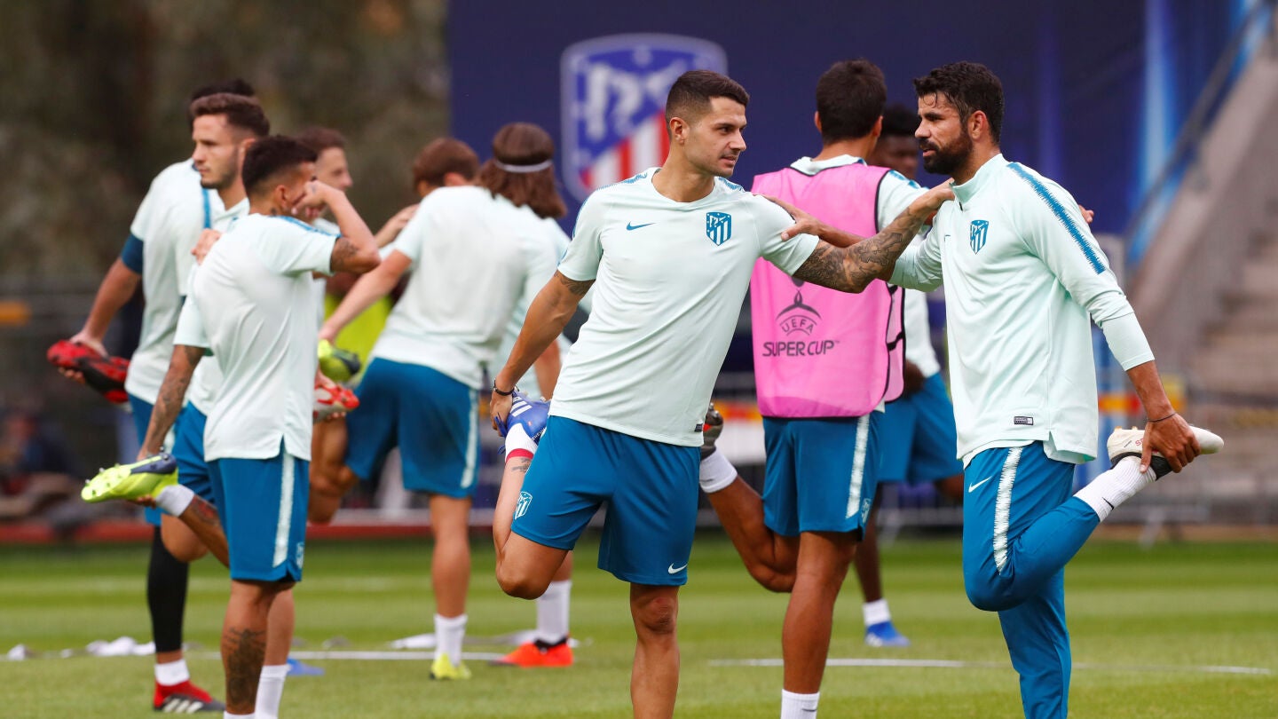 Vitolo y Diego Costa, durante un entrenamiento del Atl&eacute;tico de Madrid