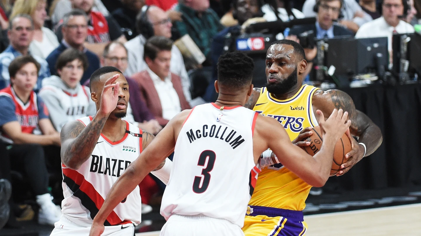 LeBron James, en acción ante los Blazers LeBron James, en acción ante los Blazers