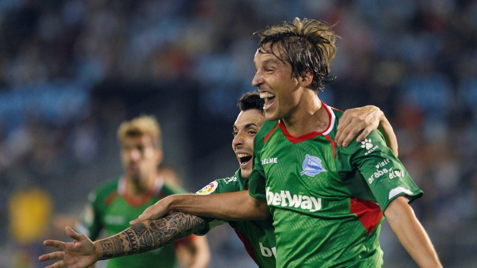 Tom&aacute;s Pina celebra su gol contra el Celta