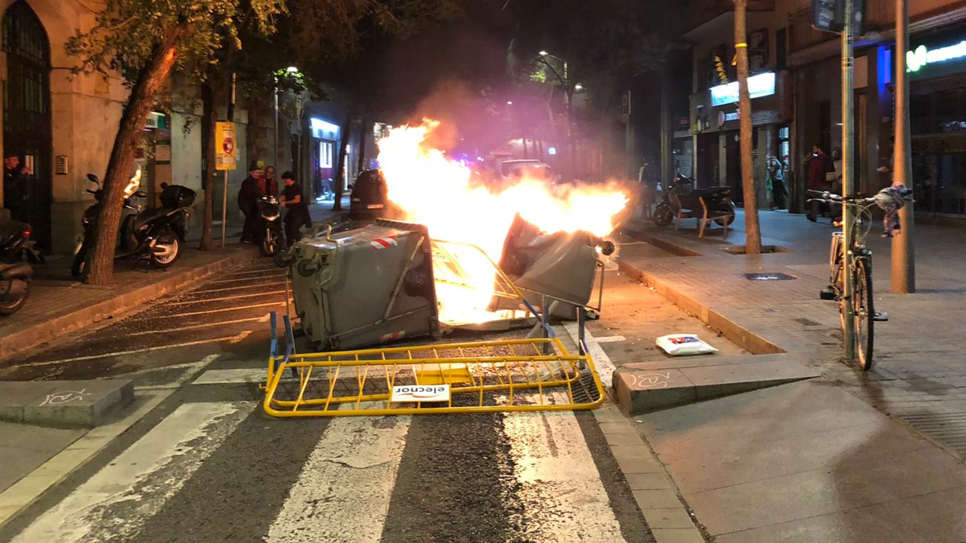 Barricada en la Diagonal de Barcelona 