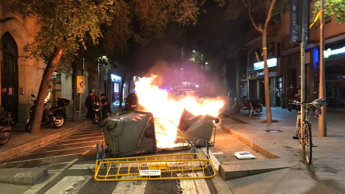 Barricada en la Diagonal de Barcelona Barricada en la Diagonal de Barcelona