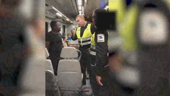 Agresión a un pasajero negro Agresión a un pasajero negro