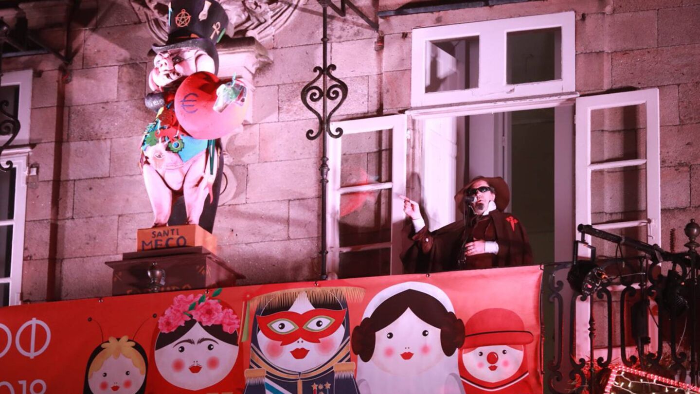 Carlos Santiago en el preg&oacute;n del carnaval
