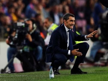 Valverde da indicaciones durante el partido contra el Sevilla Valverde da indicaciones durante el partido contra el Sevilla