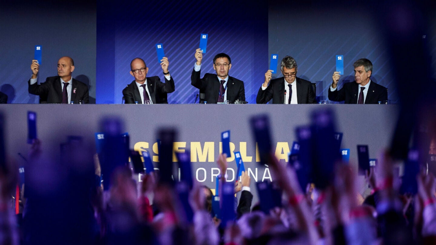 Los Socios Compromisarios del Bar&ccedil;a votan 's&iacute;'
