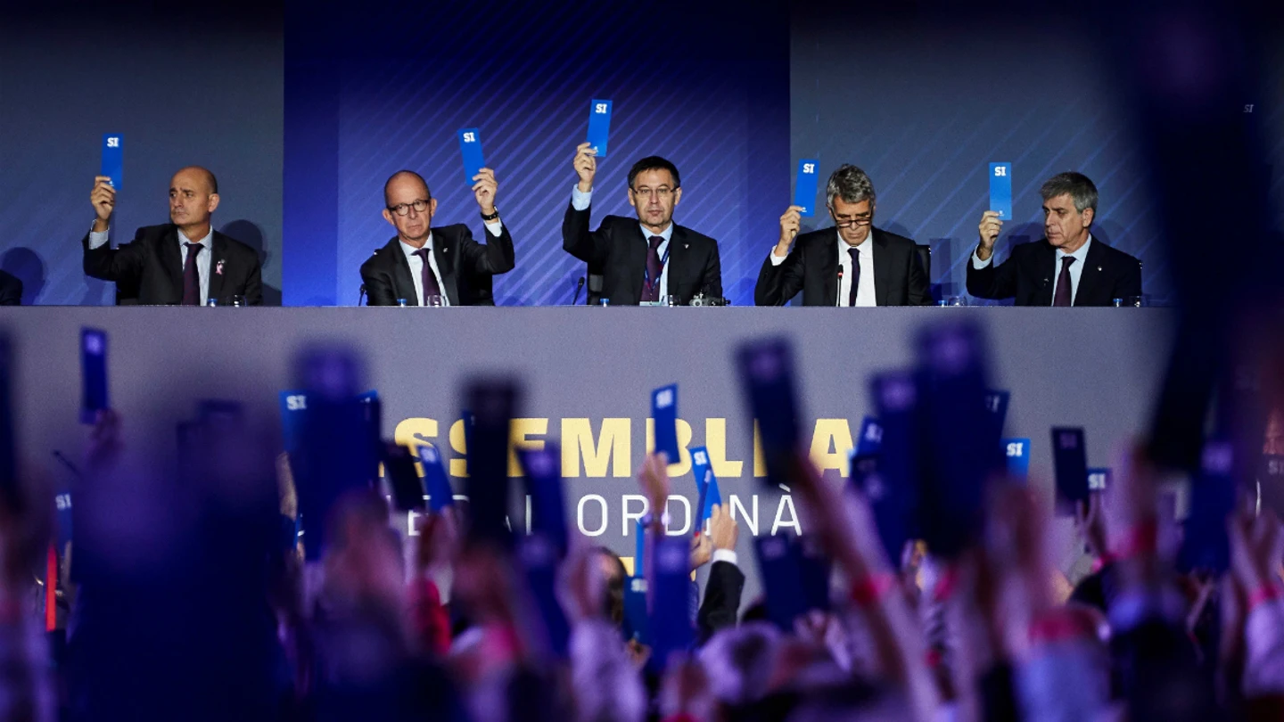 Los Socios Compromisarios del Barça votan 'sí' Los Socios Compromisarios del Barça votan 'sí'